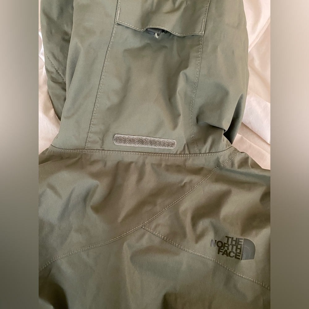 The North Face Women’s Hooded Dry Vent Jacket Size M
Color Thyme - Picture 7 of 16